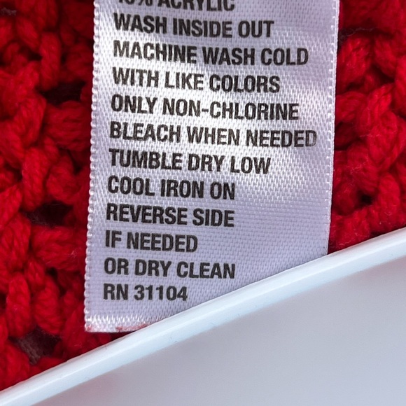 Crown & Ivy Poncho - Picture 5 of 5